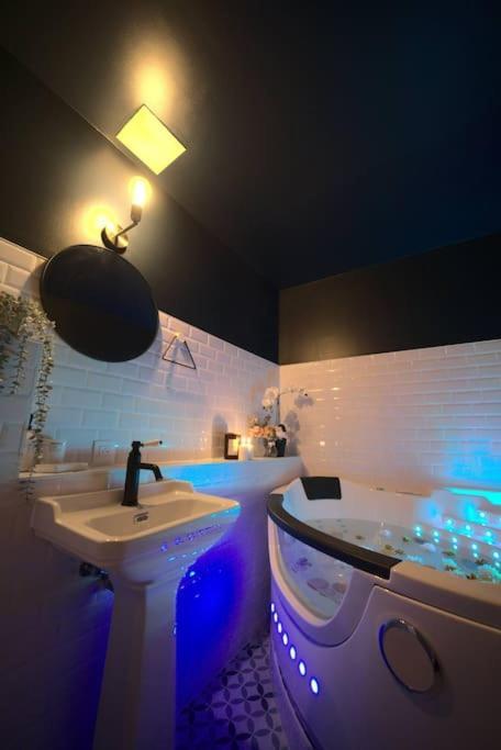 Luxury Room Jacuzzi Centre Ville Haut De Gamme Mulhouse Esterno foto